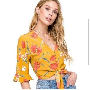 NWT ASTR The Label Flare Sleeve Tie Front Top Size Medium